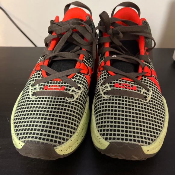 Shoes - Picture 6 of 12